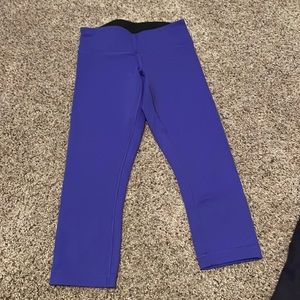 Lululemon crop size 4 like new